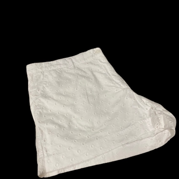 Gap 3" Eyelet White Shorts Women's 16 - Picture 2 of 2
